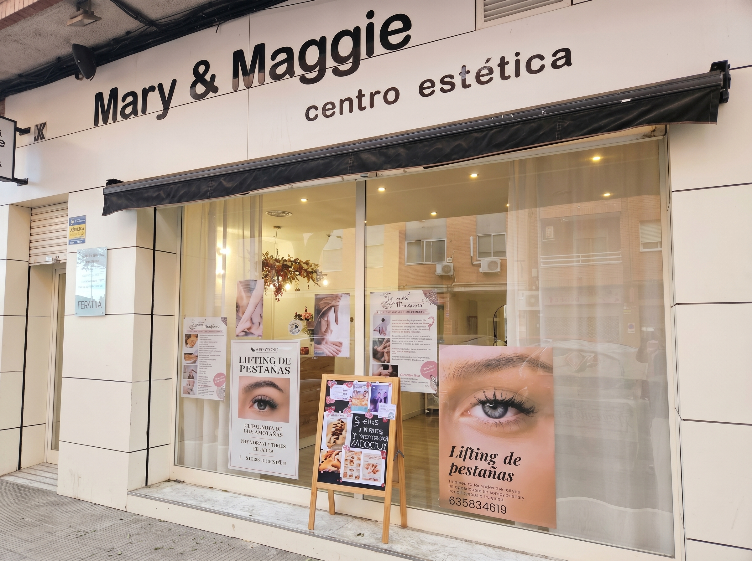 Exterior de la cabina de estética de Nury Mendoza en Aldaia